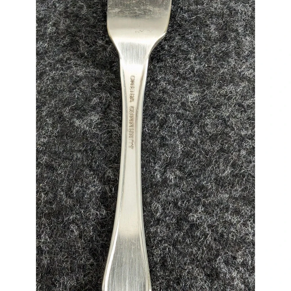 Oneida Community Fredericksburg Silverplate Master Butter Knife Floral Vintage